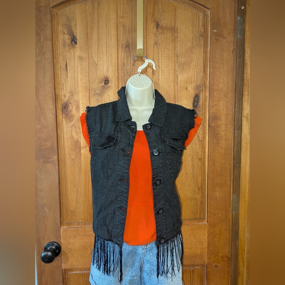 Black Sleeveless Button Down Shirt with Fringe - Picture 7 of 10